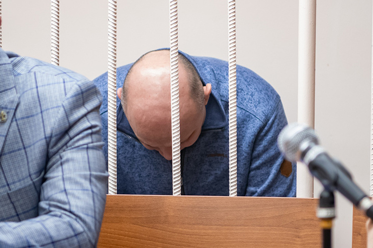    По данным источников нашего издания, Фаил Мисбахович в рамках сделки действительно раскрыл силовикам обстоятельство двух новых преступлений, о совершении которых силовики не знали