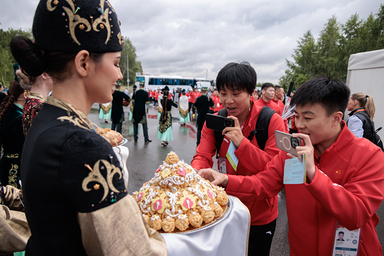    Взаимный турпоток между Россией и Китаем за первые 6 месяцев этого года составил более 1,2 млн поездок. Россияне едут в Пекин и Шанхай, а китайцы предпочитают Дальний Восток, Москву, Санкт-Петербург и Казань.   
Фото: «БИЗНЕС Online»