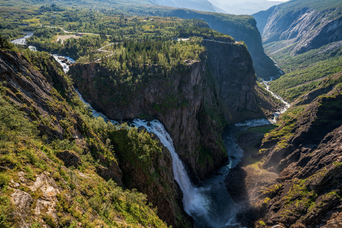 https://s1.1zoom.ru/big3/833/Norway_Mountains_Waterfalls_Crag_Trees_593046_5120x3415.jpg