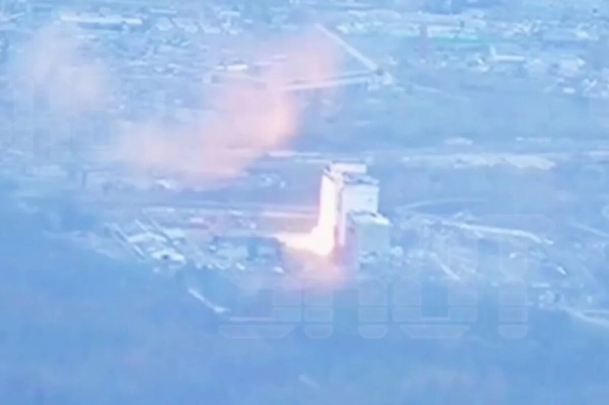    Опубликованы кадры российских ударов по ВСУ в Купянске