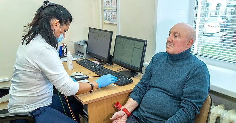 Врачи подчёркивают: именно диспансеризация помогает выявить факторы риска возникновения инсульта.  