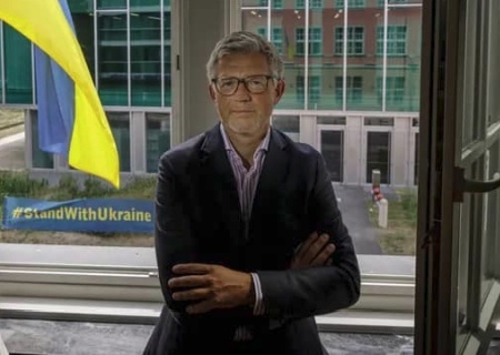    Бандеровец, грантоед и другие фрики. Кого Зеленский отправит послом в США?