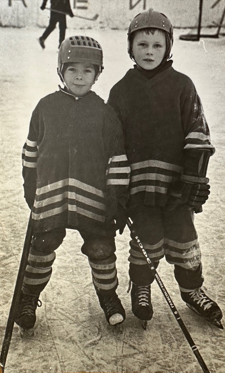 А начиналось всё с хоккея...