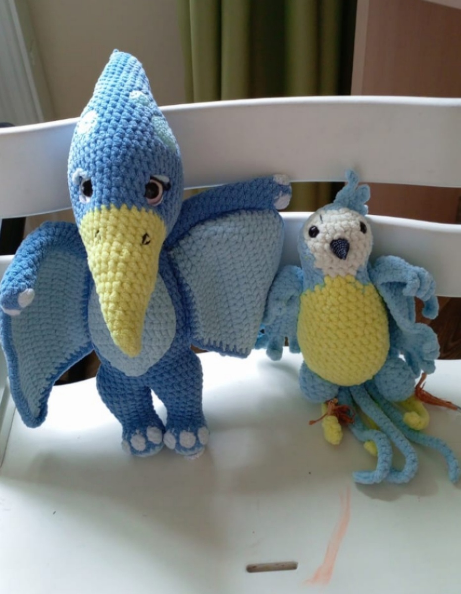 Я уже показывала это фото. Эти игрушки многократно стирали в стиральной машине с соблюдением рекомендаций. Они не потеряли ни форму, ни яркость. 