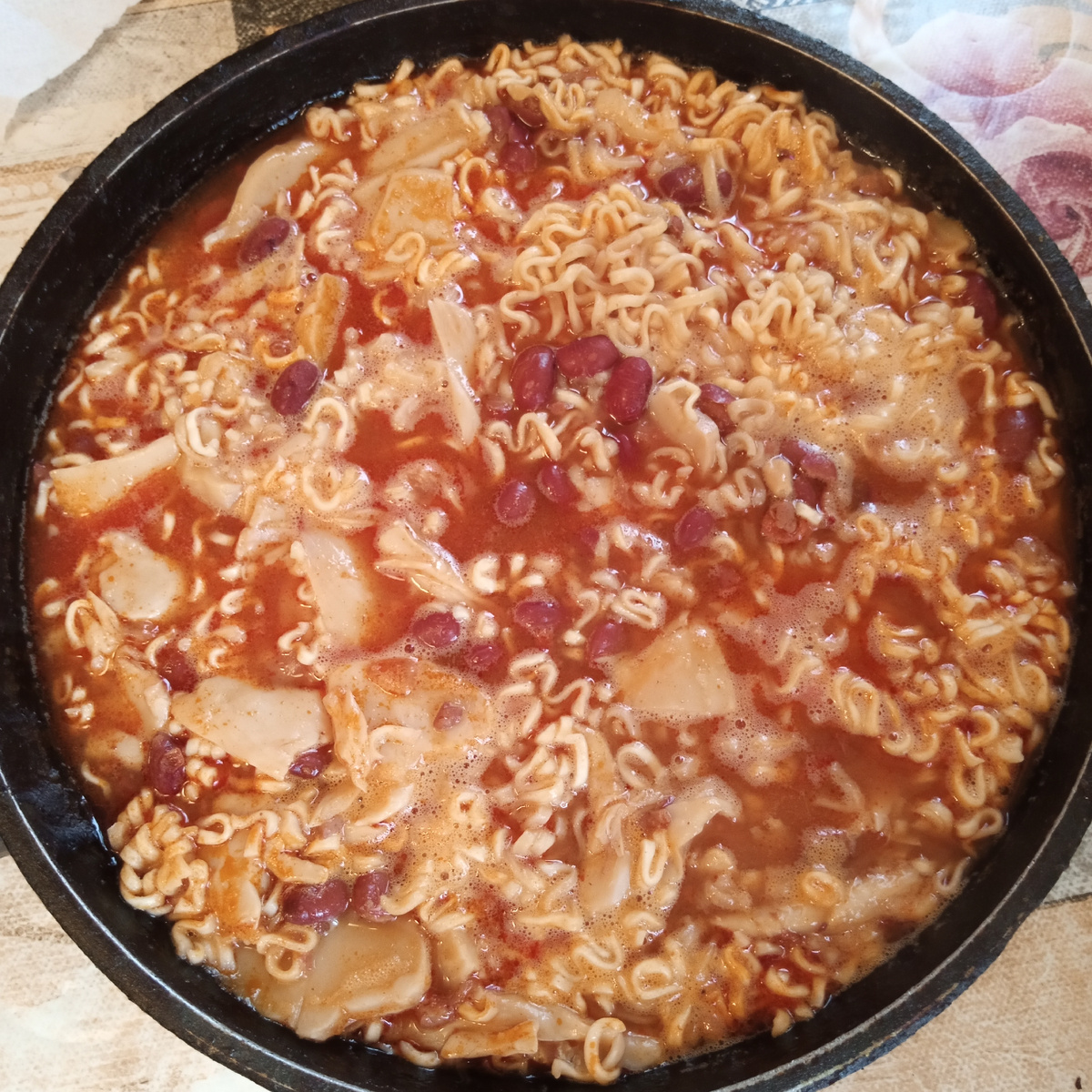 Суп острый на сковороде "дружба острого перца".