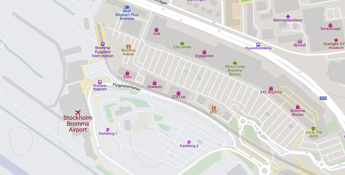 Аэропорт в Стокгольме, терминал большой площади и выделенная ветка городского трамвая