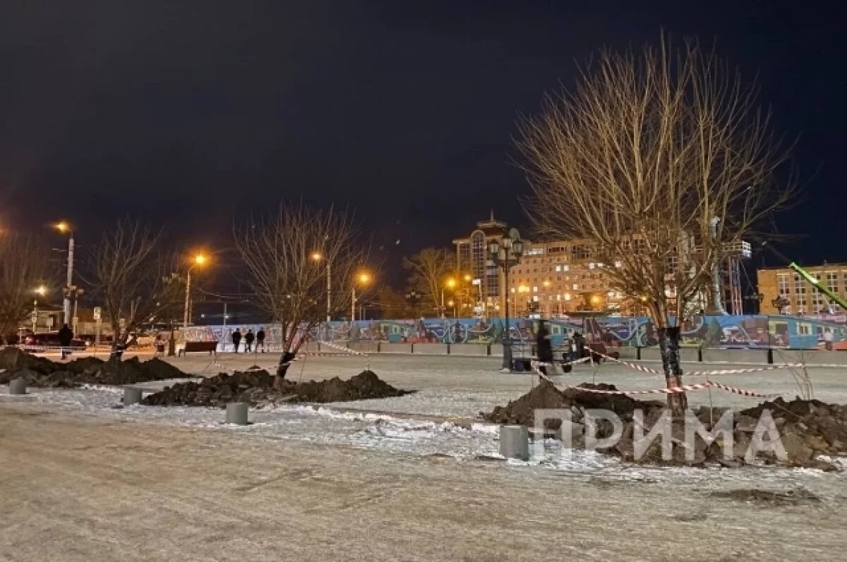    В Красноярске из-за строительства метро выкопали деревья рядом с вокзалом