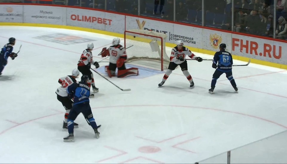    Точный бросок под перекладину от Когалева открывает счëт в матче. Фото: скриншот трансляции ВХЛ