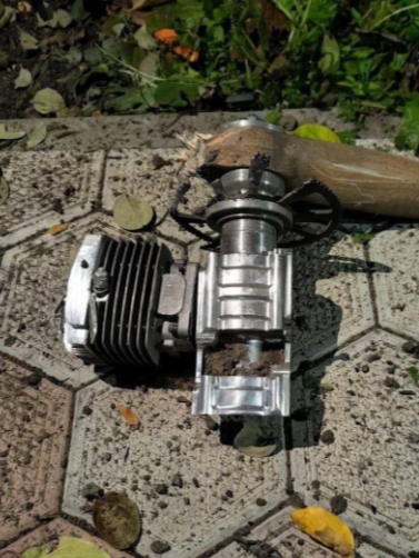 Обломки двигателя БПЛА