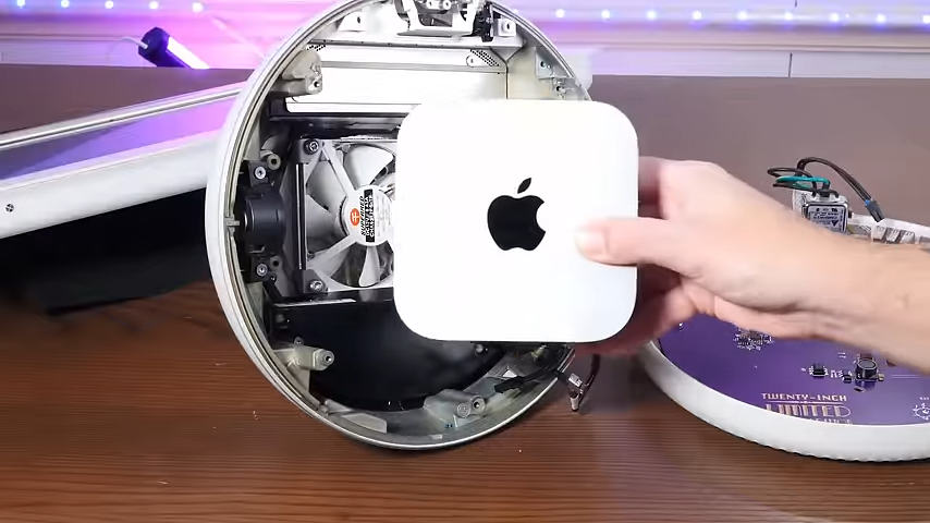    Энтузиаст встроил новый Mac mini в винтажный iMac G4 [ВИДЕО]