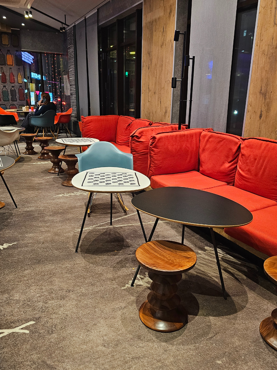 Бар в холле отеля