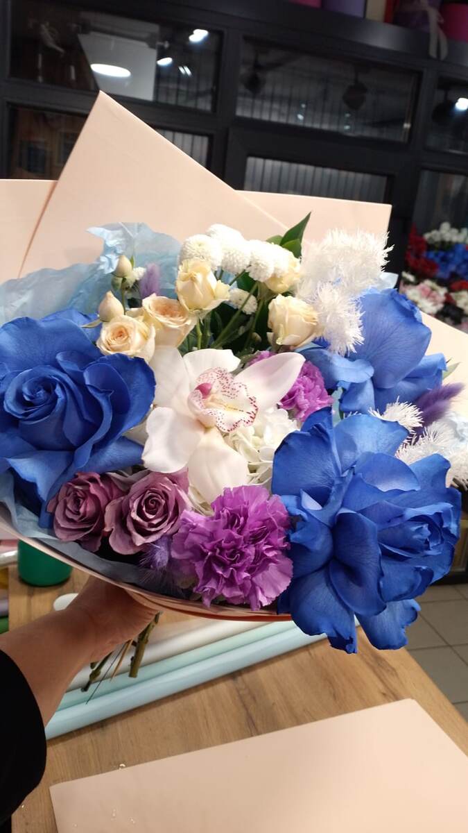 Сделала букетик, в жизни он такой яркий, задорный