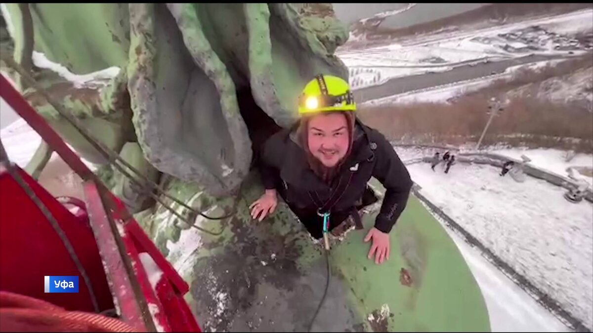    Уфимский журналист показал, как выглядит памятник Салавату Юлаеву внутри