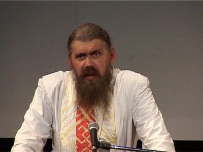 "Патер Дий" смотрит на вас, как на студента института