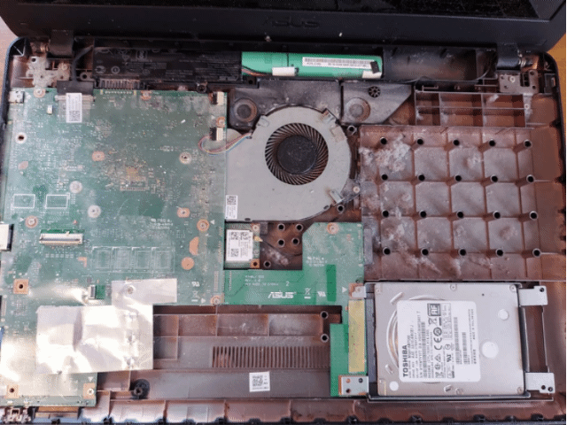 До/ После. Проведена профилактика, в том числе замена термоинтерфейса.