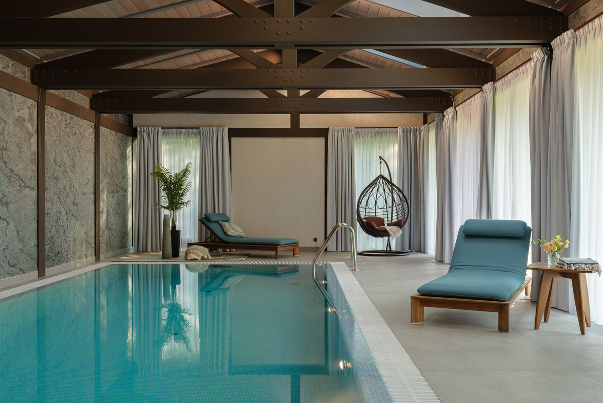 Конструктивные фермы обеспечивают несущую нагрузку и носят декоративный характер