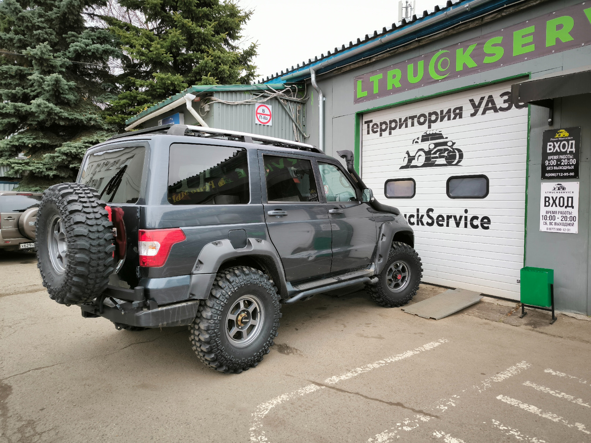 Патриот АКПП, силовой обвес РИФ, колеса SCT CL-98 35/11,5-16 на ковке, две блокировки принудительных Иж-техно