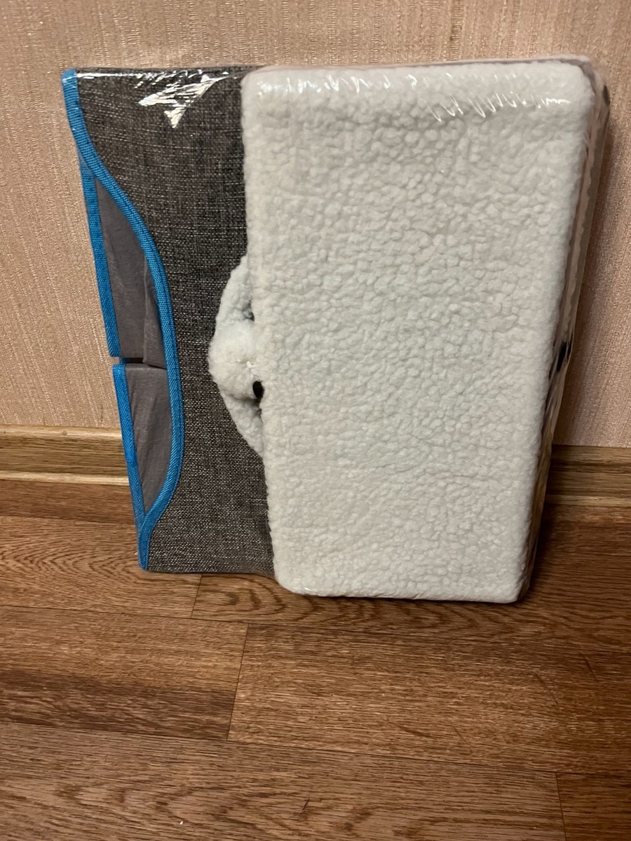 Белое - это крыша в сложенном виде. Еще есть один такой же пол.