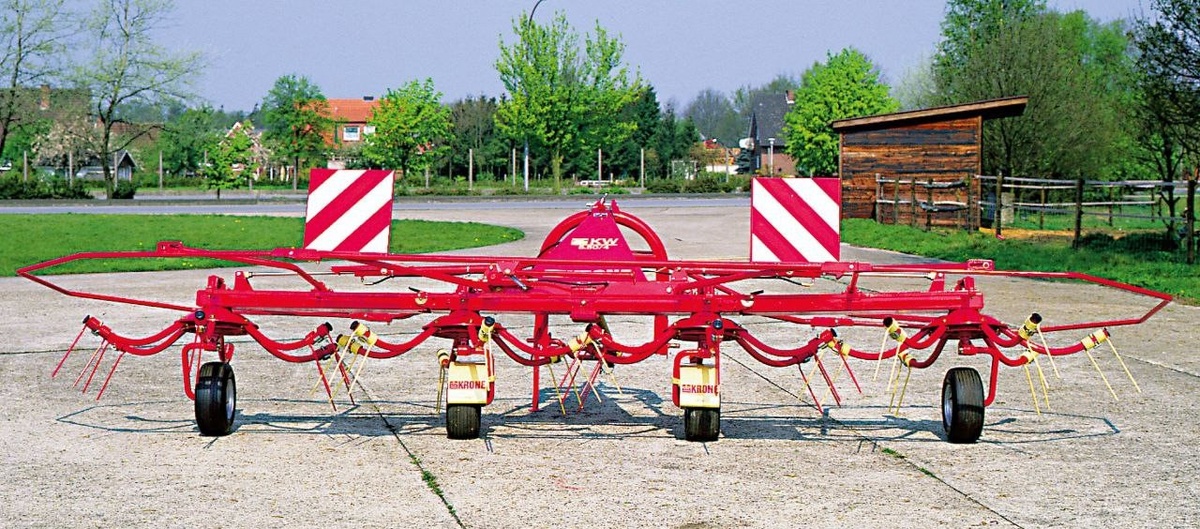 Первый ворошитель от компании KRONE