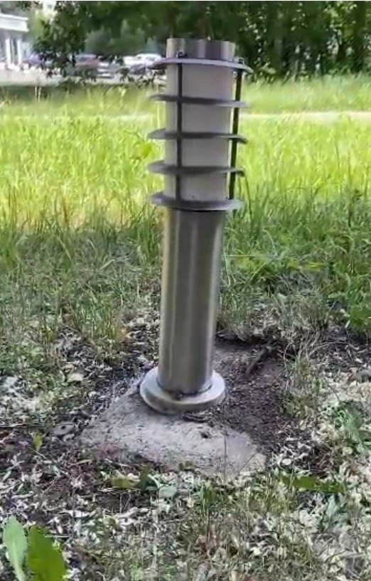 Выдавливание бетонного основания из-за морозного пучения.