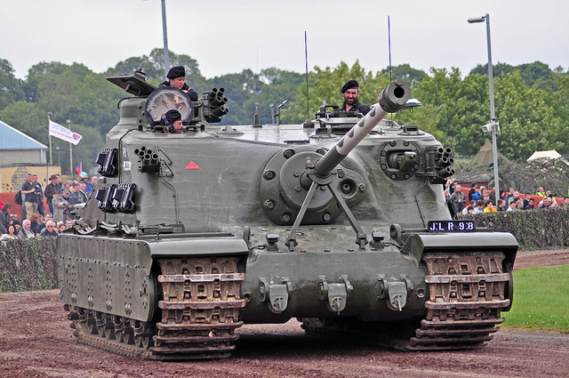 Тяжёлый штурмовой танк А.39 "Tortoise" собственной персоной. Фотография в свободном доступе.
