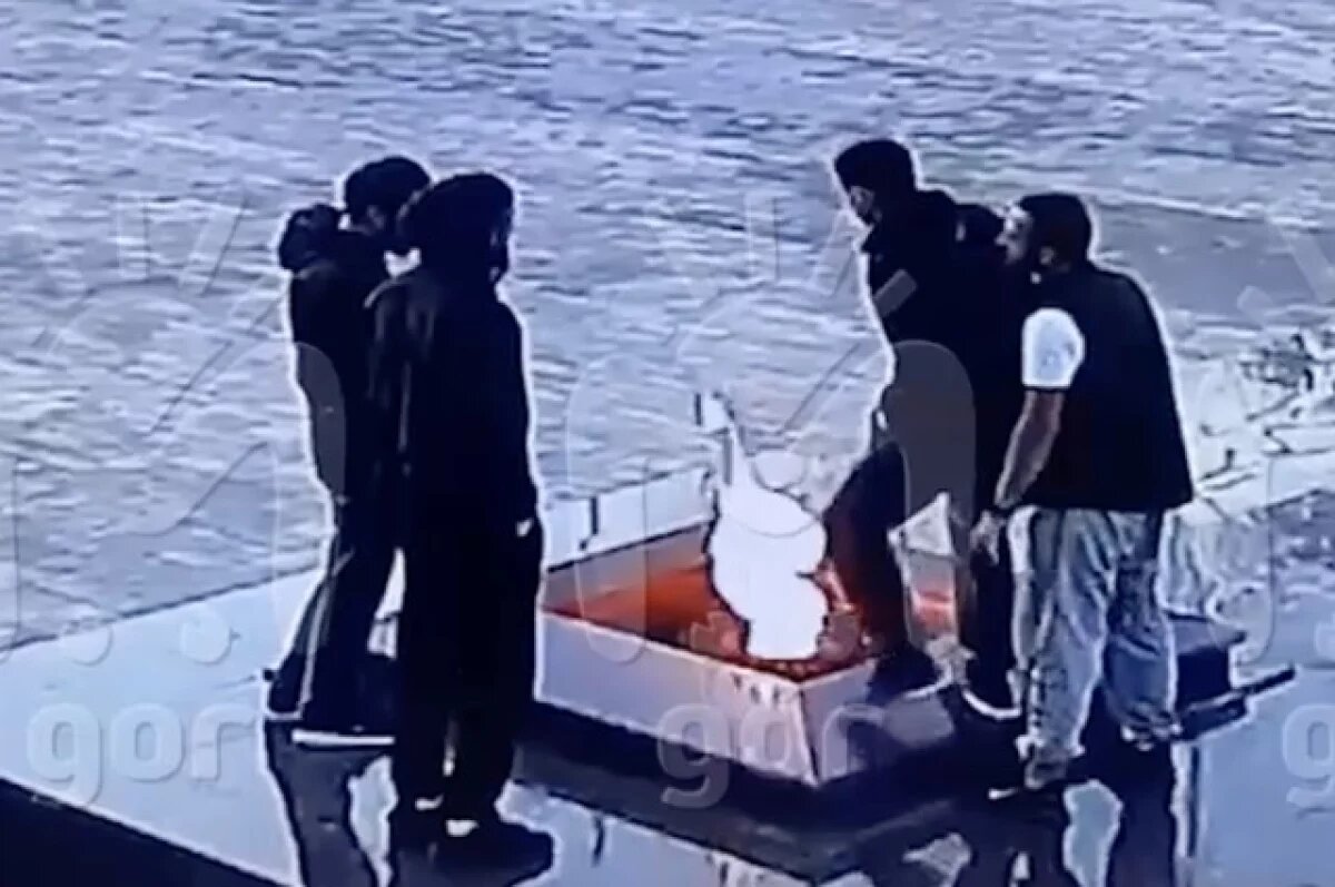    Гревшие ноги над Вечным огнем в Невинномысске дагестанцы извинились