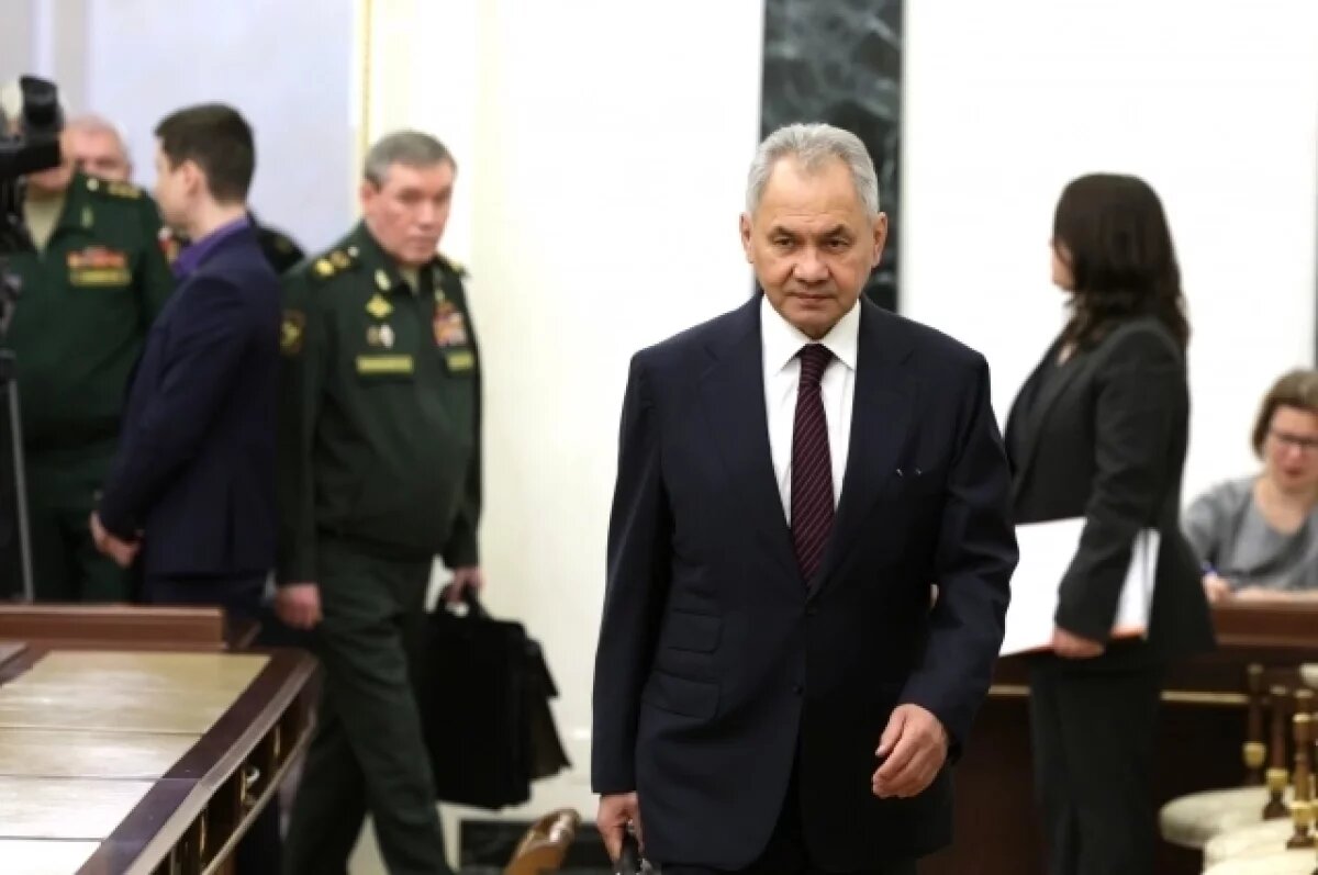    Песков объяснил, почему Шойгу находится с визитом в Китае уже больше недели