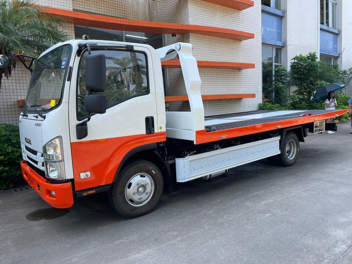 Эвакуаторная платформа 4.5 т на шасси Isuzu Elf KV100