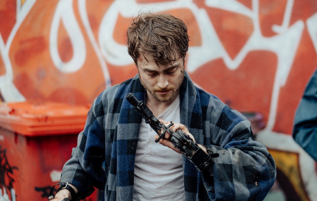 Пистолеты накрепко прикреплены к рукам