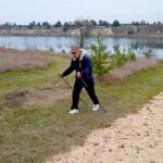    70-летний пенсионер сделал трассу и бегает в Берёзовском районе Сергей Белевич