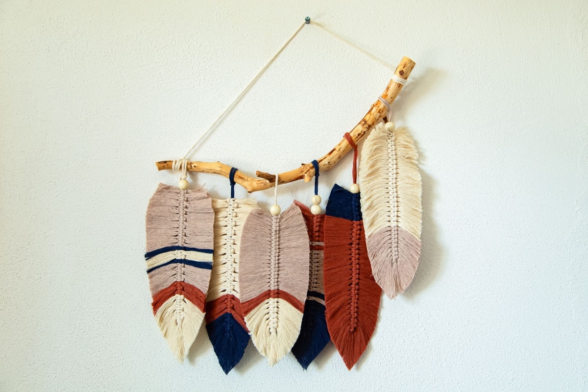 Такие салфетки раскладывают на столе, а иногда вешают на стену. Источник: Shutterstock