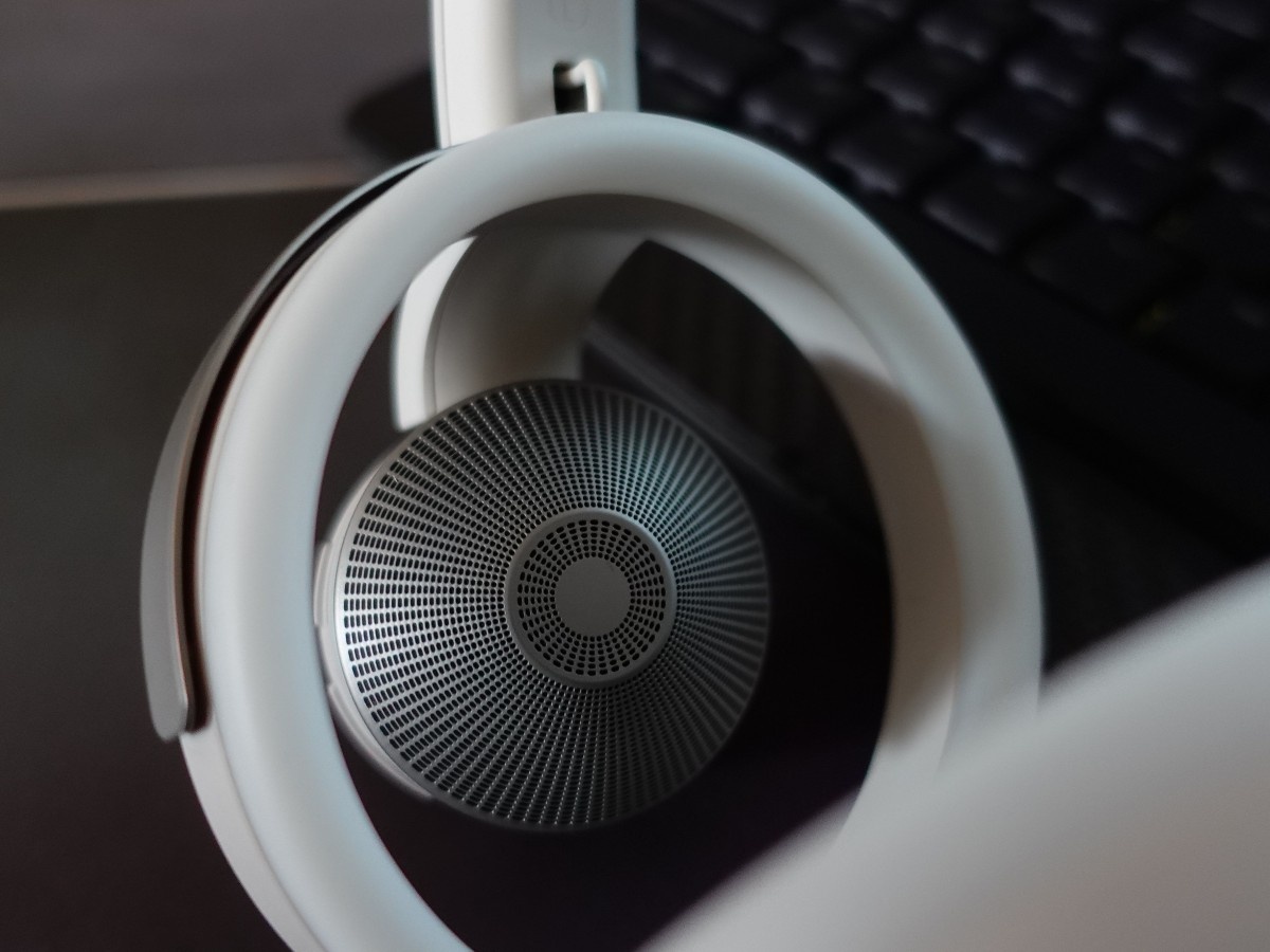    NTT разработала первые открытые наушники с активным шумодавом