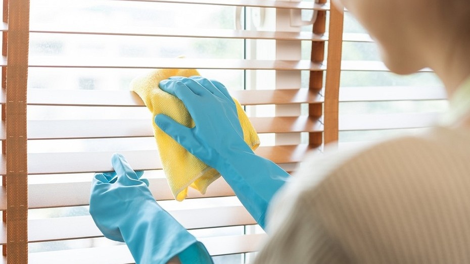 Как помыть горизонтальные жалюзи: все тонкости самостоятельного ухода