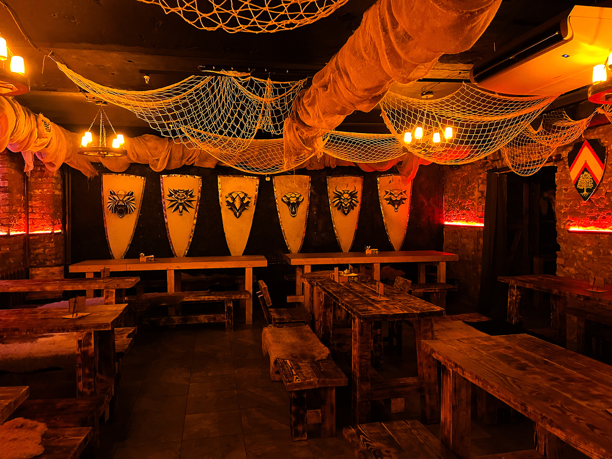 Гербы Школы ведьмаков: Школа Медведя, Школа Волка, Школа Грифона, Школа Змеи, Школа Мантикоры, Школа Кота →