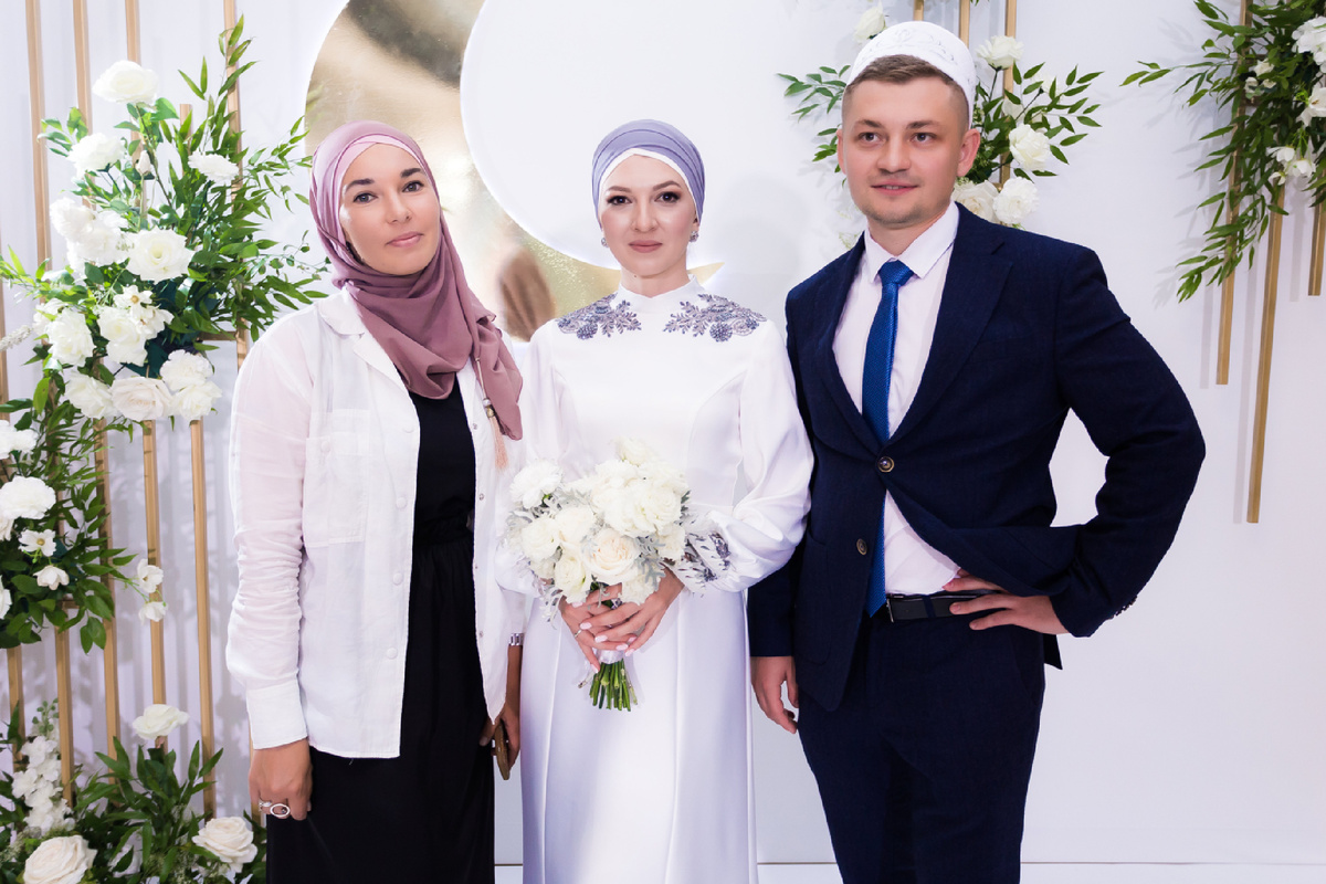 Организатор свадьбы  Люзия и молодая пара Руслан и Найля