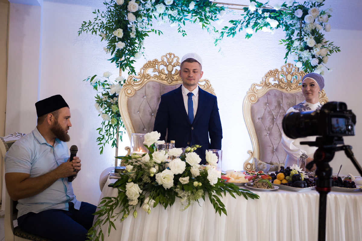 Махди хазрат говорит напутственные слова молодым 