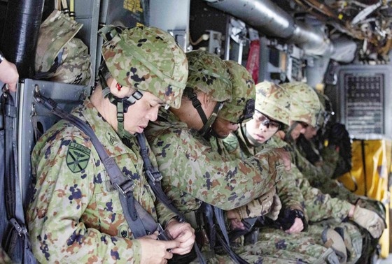    Солдаты Сухопутных сил самообороны Японии