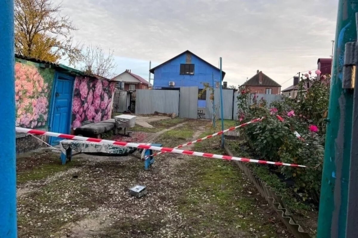    В Крымске продолжают зачищать дворы местных жителей от обломков БПЛА