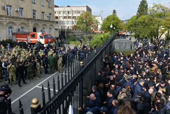    Обстановка у парламента Абхазии в Сухуме