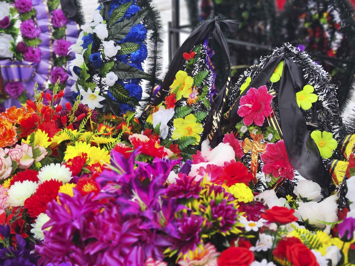 Родственникам пришлось самостоятельно выкапывать могилу.  Фото: ФедералПресс / Ксения Кобалия