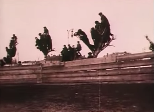 Видеофрагмент - болельщики на деревьях. 16 ноября 1924 г.