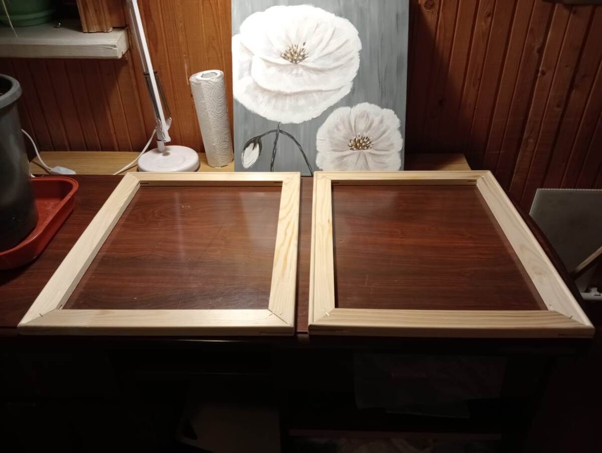 2 подрамника 40х50