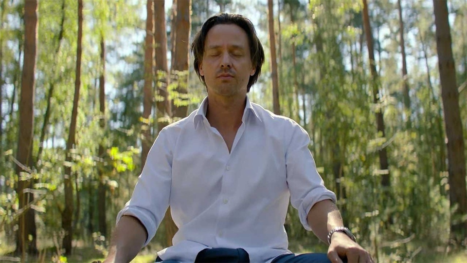 кадр из сериала "Убивать осознанно" - Бьорн (Том Шиллинг)