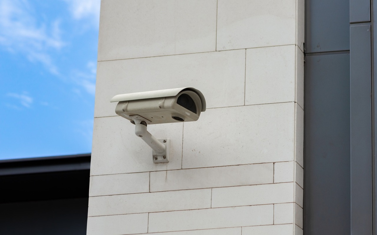    В Липецкой области в местах массового скопления граждан запустят видеонаблюдение за 23 млн рублей от fabrikasimf на Freepik