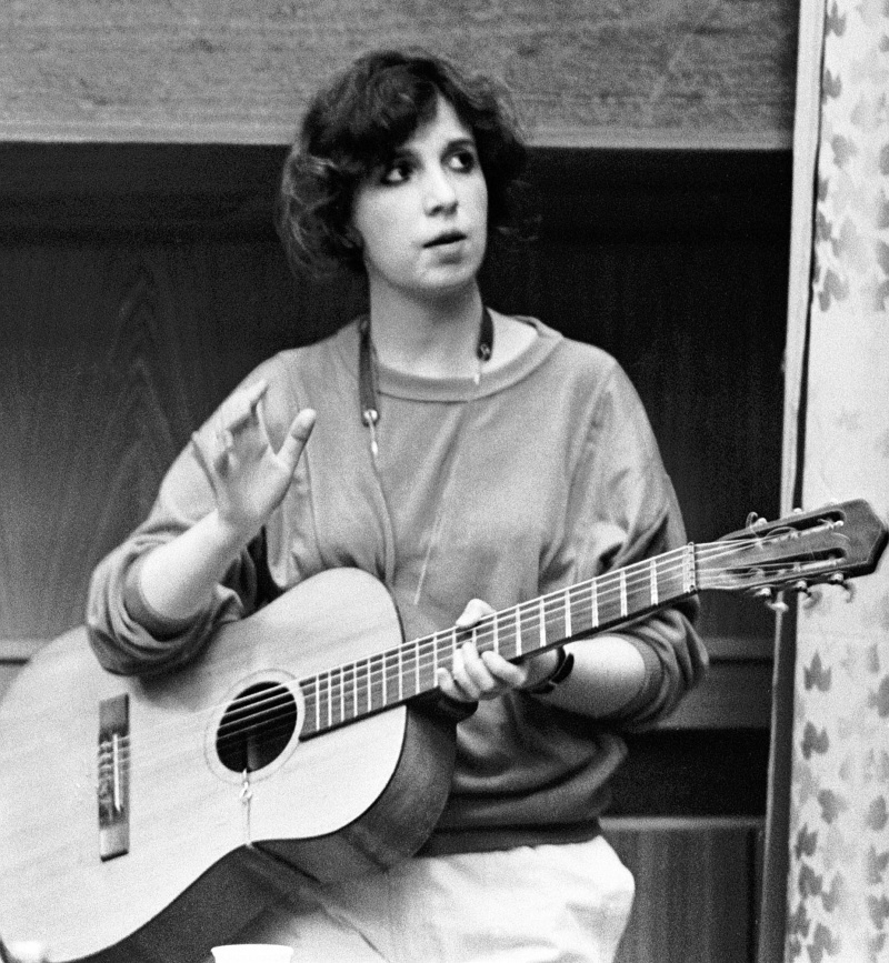    Вероника Долина на концерте в юности. Фото: Viktor Chernov/Russian Look/Globallookpress