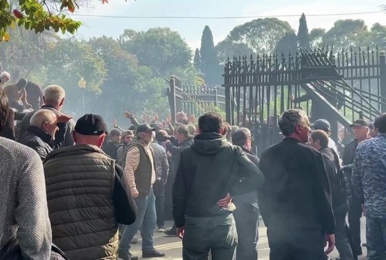    Обстановка у парламента Абхазии в Сухуме