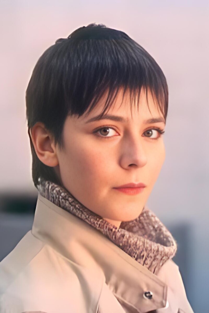    Елена Сафонова Кадр из фильма "Зимняя вишня", 1985 год