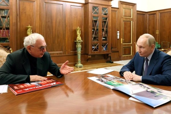    Карен Шахназаров и Владимир Путин, фото: haqqin.az