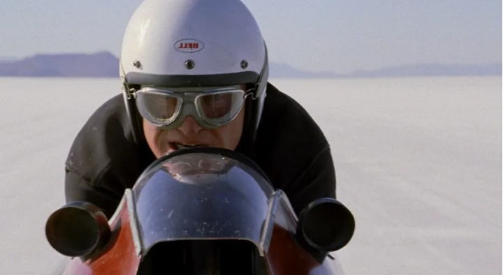 Его мировой рекорд скорости для обтекаемых мотоциклов с объёмом двигателя до 1000 кубических сантиметров на открытых пространствах, не побит ДО СИХ ПОР