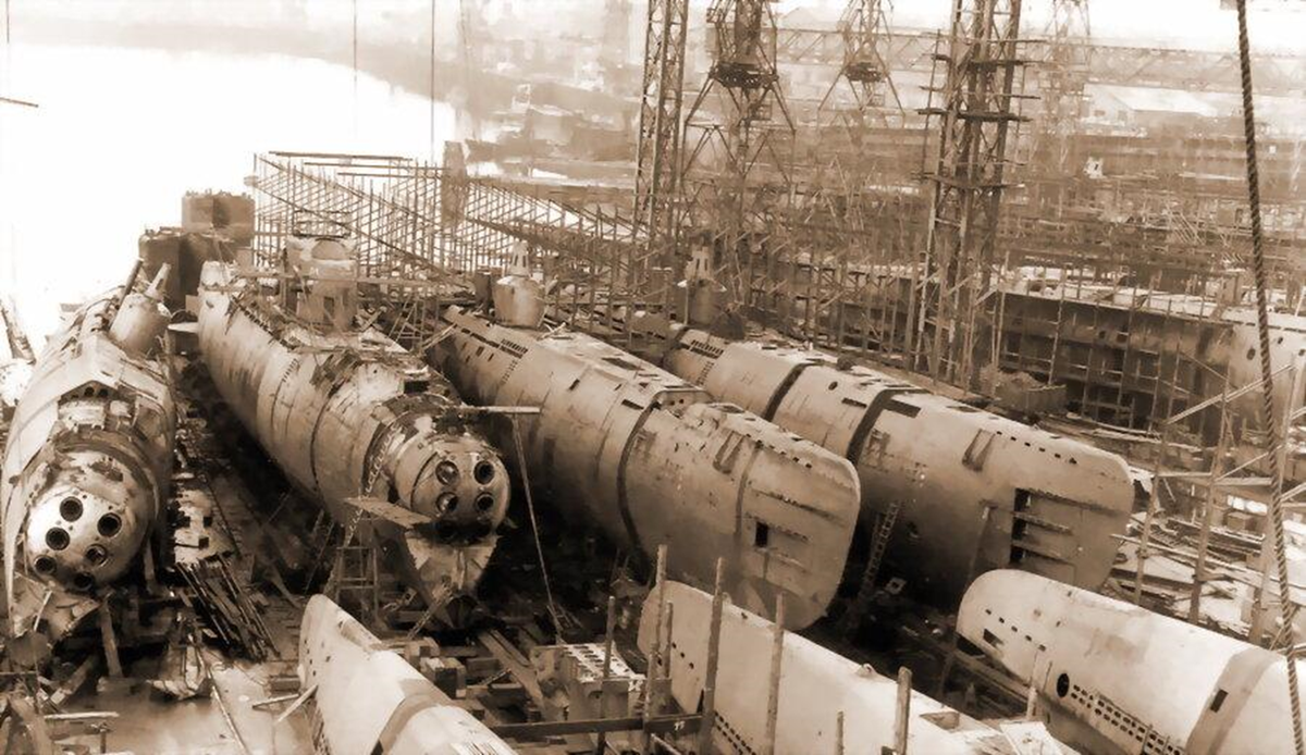 Немецкие субмарины на верфи в Бремене